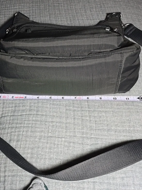 Baggallini Black Lightweight Crossbody Messenger Bag with 5 zipper compartments. - Picture 9 of 11